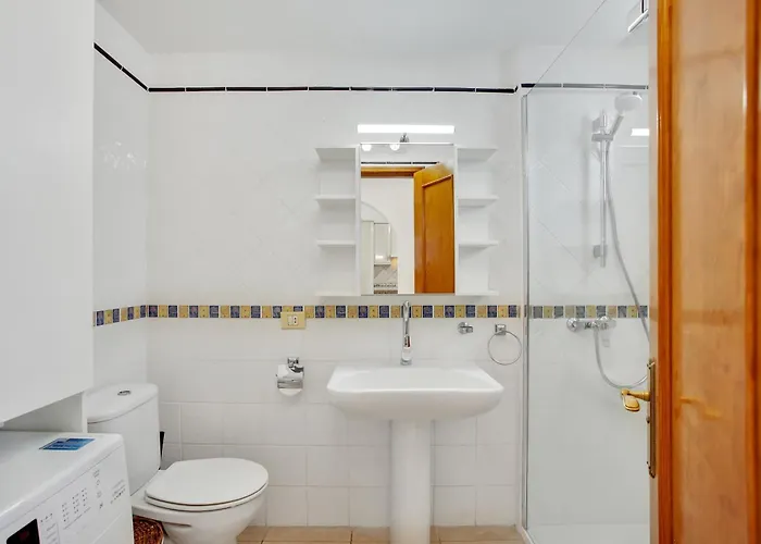 2 Bedroom Diamantes In Cristianos Apartamento Los Cristianos (Tenerife)